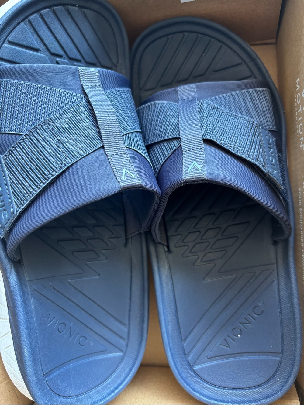 Vionic recovery slides New in box - Picture 5 of 5